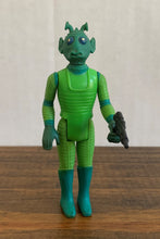 Load image into Gallery viewer, Vintage 1978 Star Wars Greedo Green Action Figure with Blaster