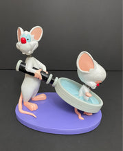 Load image into Gallery viewer, 1998 Warner Bros Pinky and the Brain Bobblehead Resin Figurines