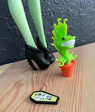 Load image into Gallery viewer, Mattel Monster High Venus Mcflytrap Doll