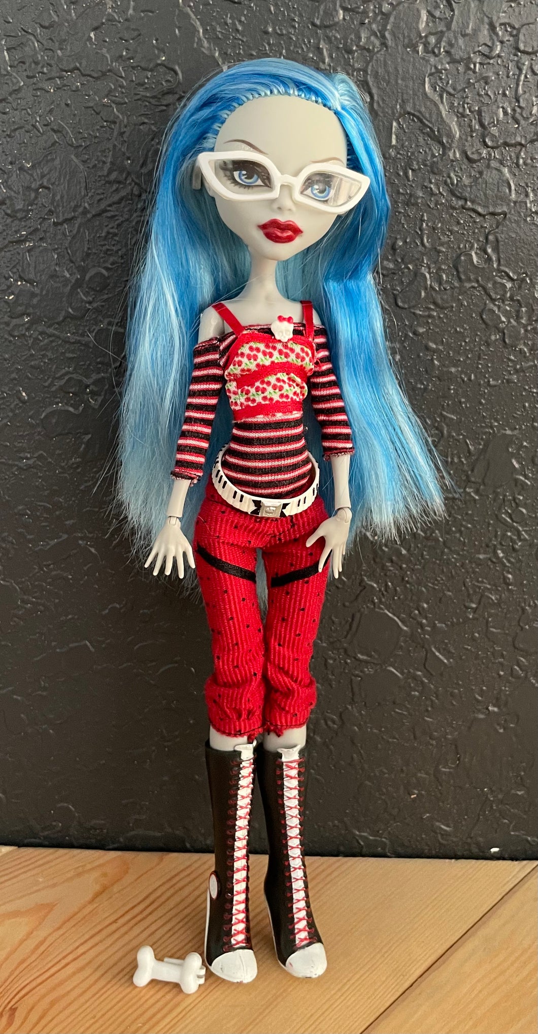 Mattel Monster High Ghoulia Yelps First Wave Doll