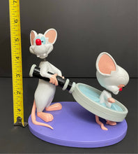 Load image into Gallery viewer, 1998 Warner Bros Pinky and the Brain Bobblehead Resin Figurines
