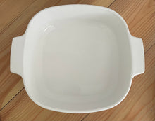 Load image into Gallery viewer, Vintage Pyrex Corningware “Spice of Life” 2 qt Casserole with Lid A-2-B
