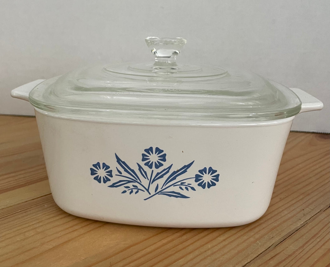 Vintage Pyrex Corningware “Blue Cornflower” 1.5 QT pan with Lid A- 1 1/2- B