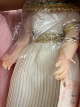 Load image into Gallery viewer, Antique Madame Alexander Cleopatra and Antony Dolls with Original Boxes
