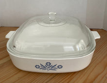 Load image into Gallery viewer, Vintage Pyrex Corningware “Blue Cornflower” 10” P-10-B with Lid
