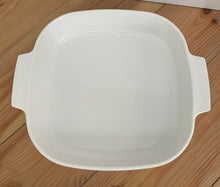 Load image into Gallery viewer, Vintage Pyrex Corningware “Blue Cornflower” with Lid A-10-B 9.75”x9.75”x2”
