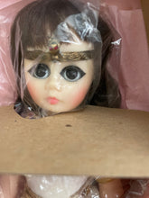 Load image into Gallery viewer, Antique Madame Alexander Cleopatra and Antony Dolls with Original Boxes
