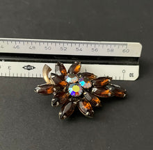 Load image into Gallery viewer, Vintage Amber Glass Stone Cluster Brooch
