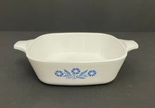 Load image into Gallery viewer, Vintage Pyrex Corningware “Blue Cornflower” Petite Pan
