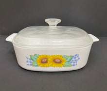 Load image into Gallery viewer, Vintage Pyrex Corningware “Sunsations” 1.5L pan with Lid
