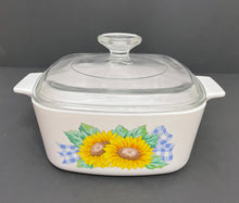 Load image into Gallery viewer, Vintage Pyrex Corningware “Sunsations” 1.5L pan with Lid
