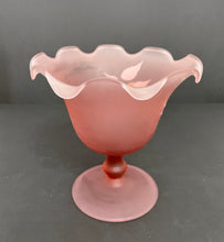 Load image into Gallery viewer, Vintage Italian Stelvia Fatto Mano Pink Satin Glass Compote
