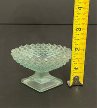 Load image into Gallery viewer, Antique EAPG Diamond Pattern Glass Salt Cellars (4)
