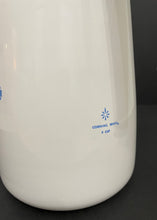 Load image into Gallery viewer, Vintage Pyrex Corningware “Blue Cornflower” 9 Cup Coffee Carafe
