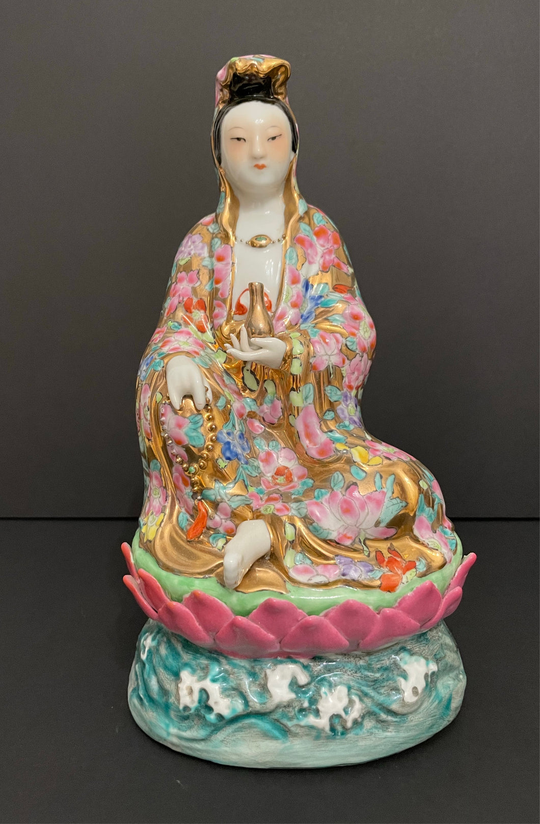 Antique Porcelain Chinese Kwan Yin Guan Yin Goddess Sitting on Lotus Figurine