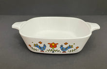 Load image into Gallery viewer, Vintage Pyrex Corningware “Country Festival” 8 x 8 x 1.75 pan
