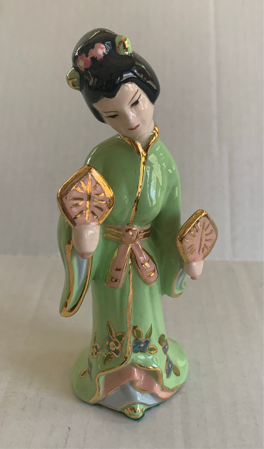 Vintage Chinese Porcelain Geisha Figurine