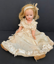 Load image into Gallery viewer, Antique 1940s Suzanne Effanbee Doll with Travel Case &amp; Clothing
