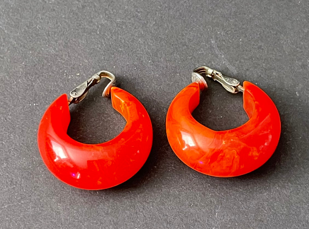 Vintage 1960s Marbled Orange Bakelite Round Earring