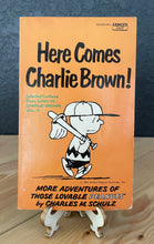 Load image into Gallery viewer, 1957 “Here Comes Charlie Brown” Vintage Paperback Book
