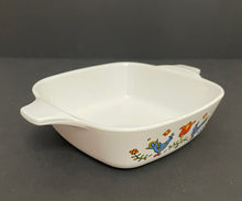 Load image into Gallery viewer, Vintage Pyrex Corningware “Country Festival” 8 x 8 x 1.75 pan
