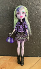 Load image into Gallery viewer, Mattel Monster High 13 Wishes Twyla Doll
