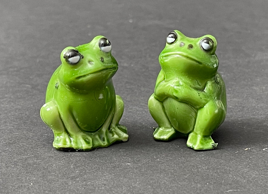 Vintage Hong Kong Porcelain Miniature Frog Figurines