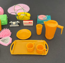 Load image into Gallery viewer, Vintage 1970s Barbie Accessories
